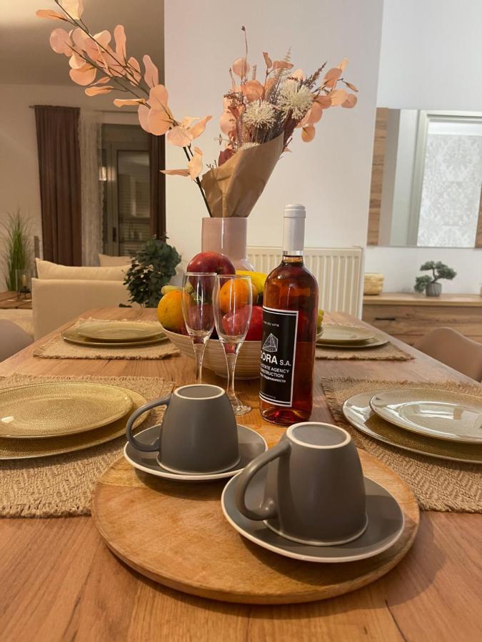 Agora Luxury Apartment 1 ลูตรากี ภายนอก รูปภาพ