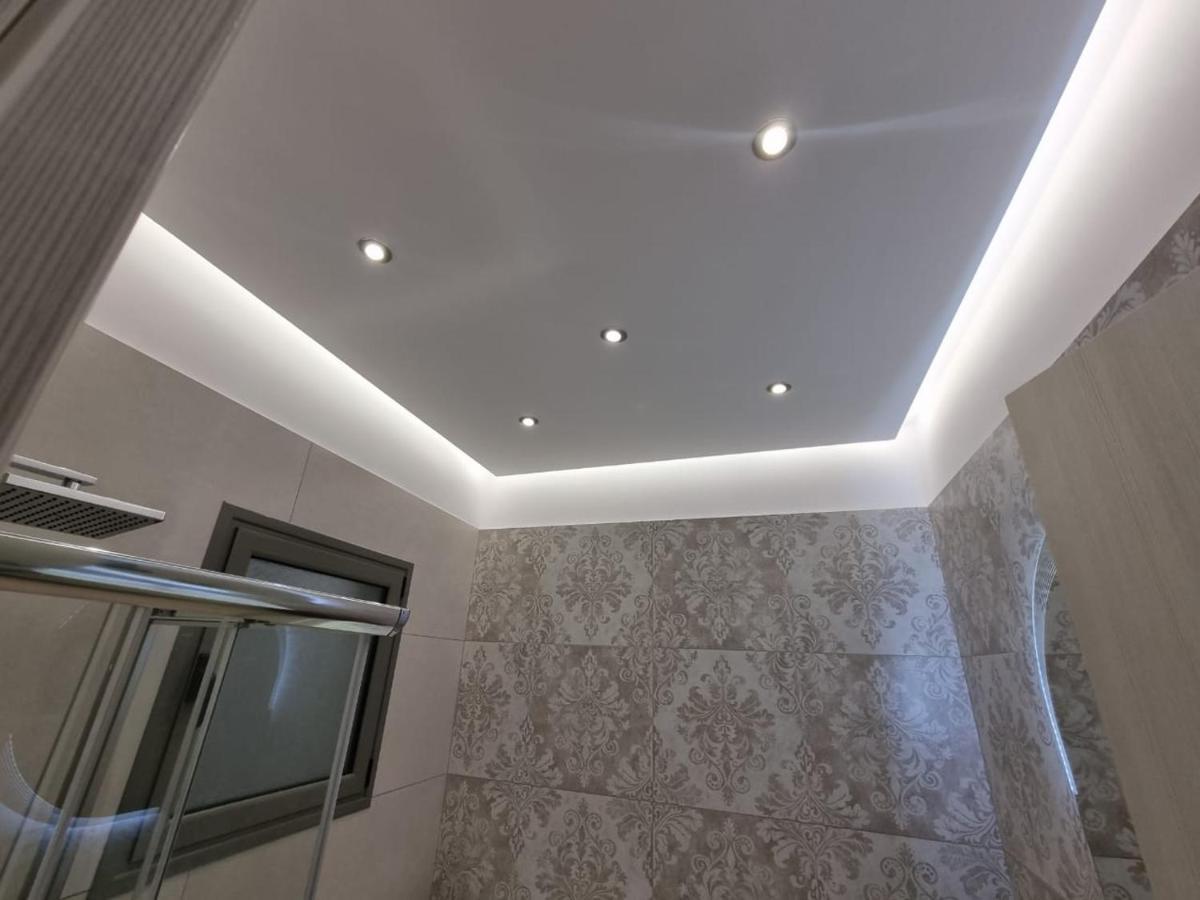 Agora Luxury Apartment 1 ลูตรากี ภายนอก รูปภาพ